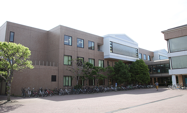 神田外語大學
