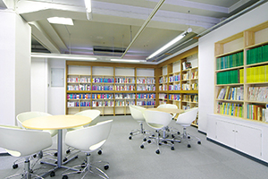 神戶情報大學院大學